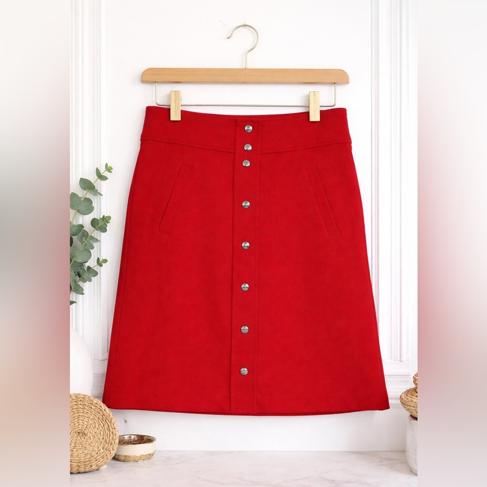 Dana Buchman Like New Classic Red A line Skirt w full silver front buttons SZ 14